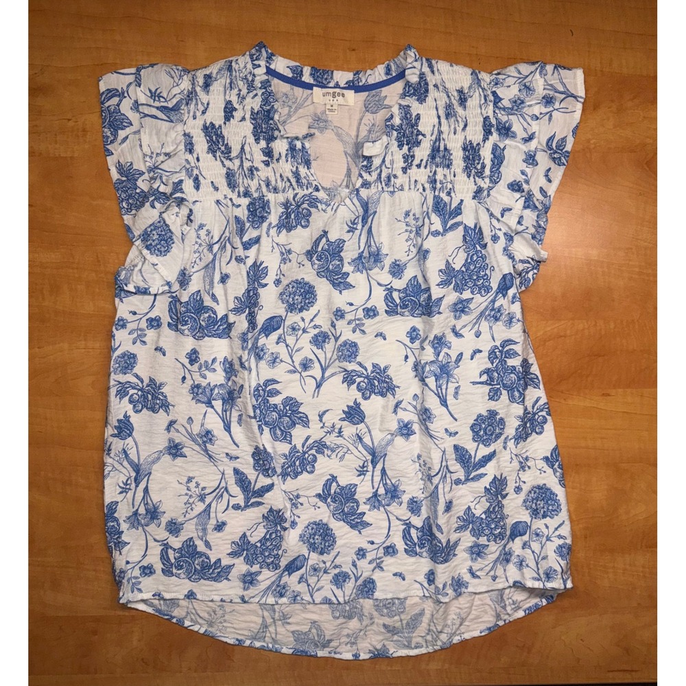 Umgee USA Blue White Floral Toile Smocked Flutter Sleeve Blouse Top M